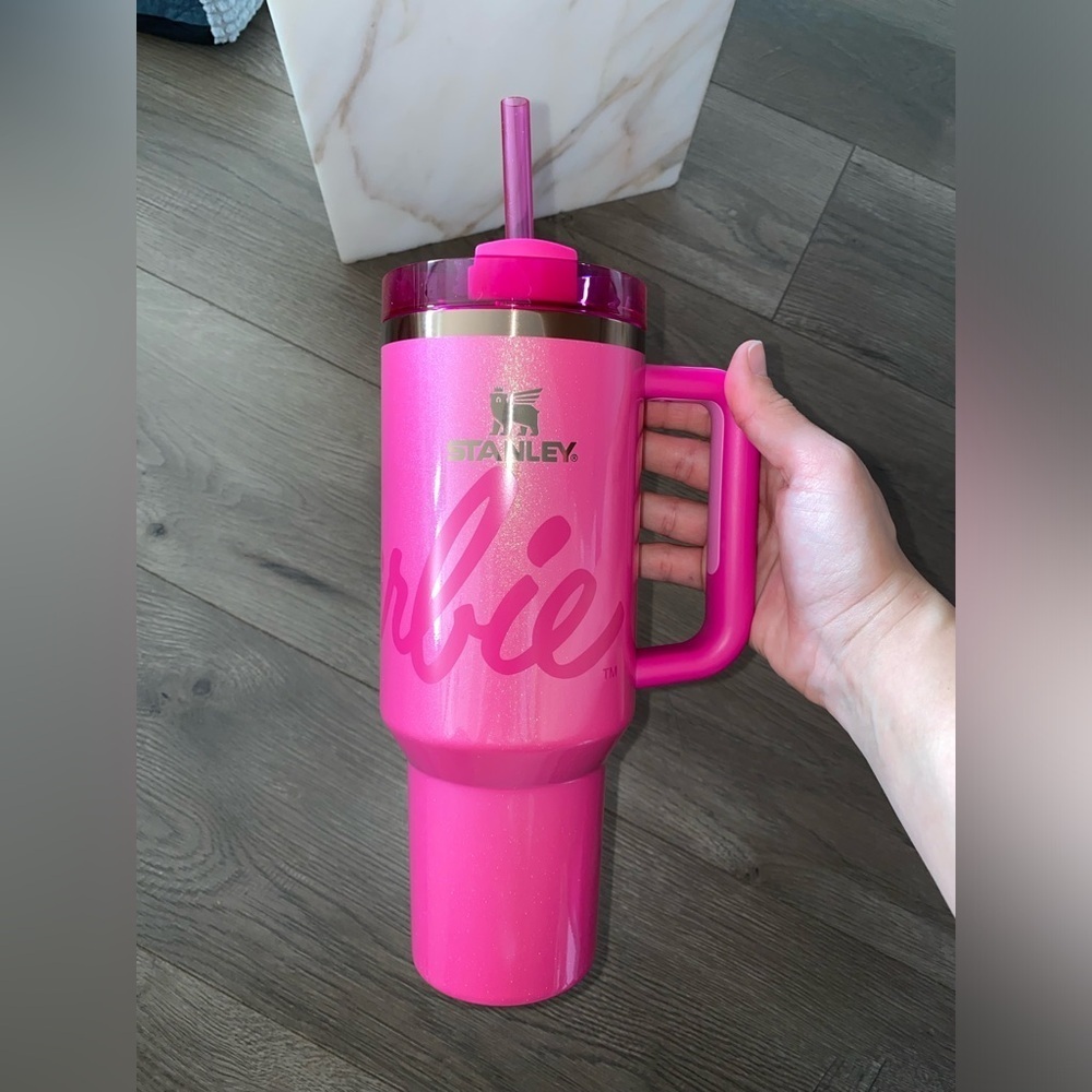 New Stanley x Barbie Icon The Flowstate Quencher H2.0 Tumbler 40 Oz